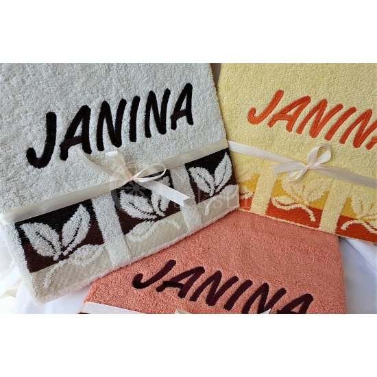 Siuvinėtas proginis rankšluostis "JANINA" su lapeliais 